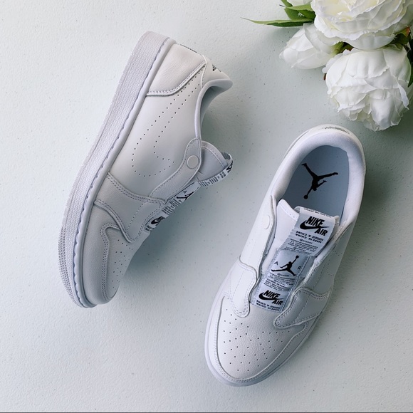 Nike Jordan 1 Retro Low Slip NWT - Picture 6 of 10